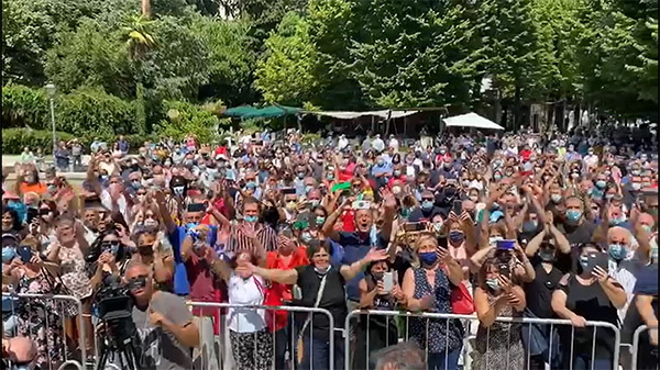 Lega, bagno di folla per Matteo Salvini a Chieti. Video Lega, bagno di folla per Matteo Salvini a Chieti. Video