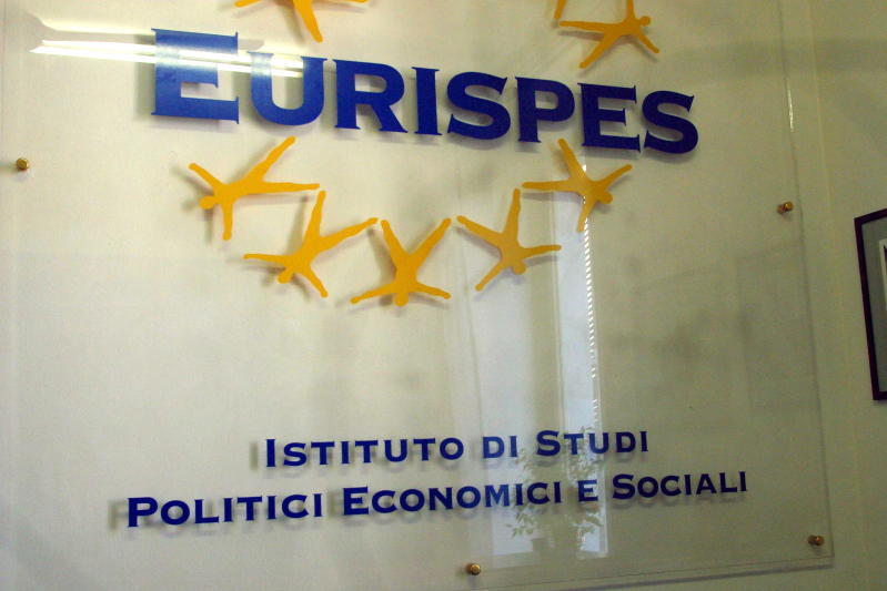 Reggio Calabria città con più tasse. Eurispes: 7.684€ all’anno per famiglia Reggio Calabria città con più tasse. Eurispes: 7.684€ all’anno per famiglia