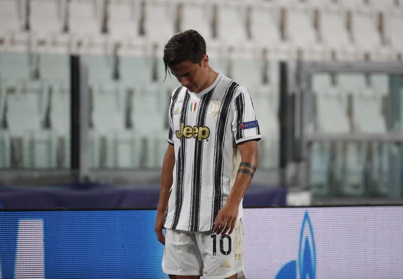 Juventus flop: fuori dalla Champions col Lione. Sarri, la panchina scotta