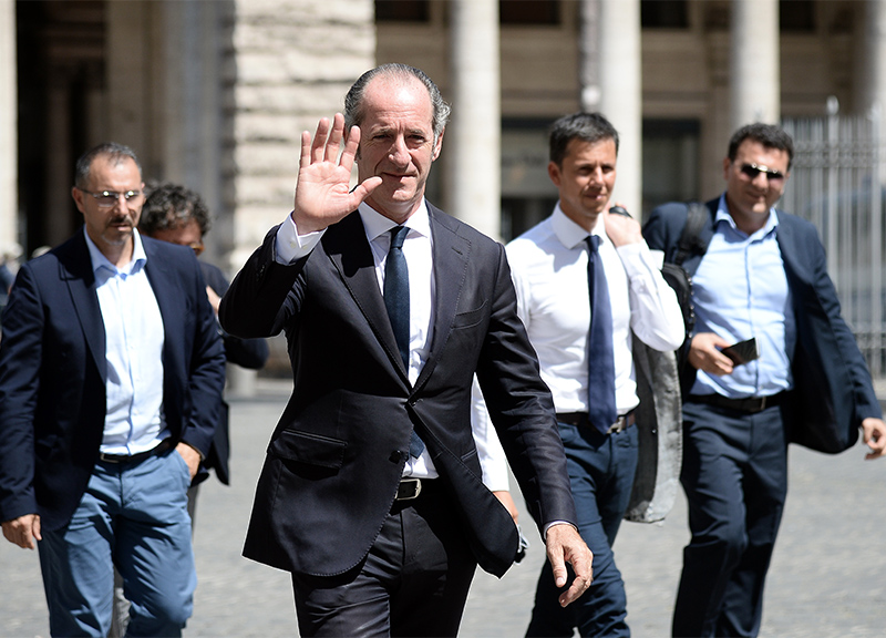 Bonus Inps chiesto da 5 parlamentari, ma dato a 3. Zaia e M5S: “No a privacy” Bonus Inps chiesto da 5 parlamentari, ma dato a 3. Zaia e M5S: “No a privacy”