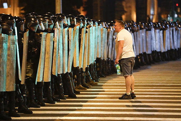 Bielorussia: vince Lukashenko, proteste. Il futuro di Minsk tra Mosca e Ue Bielorussia: vince Lukashenko, proteste. Il futuro di Minsk tra Mosca e Ue