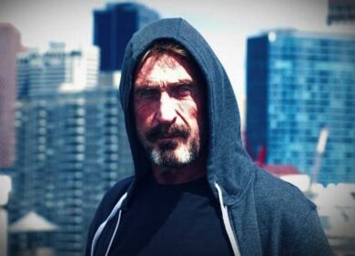 Coronavirus, arrestato McAfee: indossava un tanga come mascherina