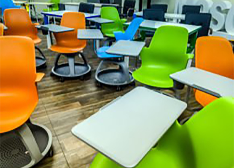 Scuola, addio ai banchi ma chi li smaltirà: serve mezzo milione di metri cubi Scuola, addio ai banchi ma chi li smaltirà: serve mezzo milione di metri cubi