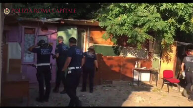 Via i rom dal Foro Italico: partito lo sgombero del campo della vergogna