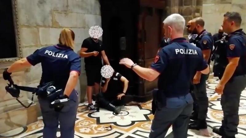 Ostaggio in Duomo: l’arrestato era stato licenziato e non ha una casa Ostaggio in Duomo: l’arrestato era stato licenziato e non ha una casa