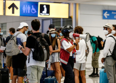 Coronavirus, allarme giovani di rientro dalle vacanze: 5 mila test a Fiumicino