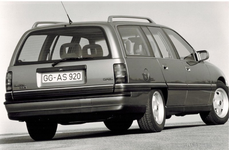 1990, Opel presenta la Omega