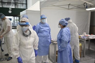 Malpensa: dopo le polemiche, tamponi a tutti. Aumentate le postazioni