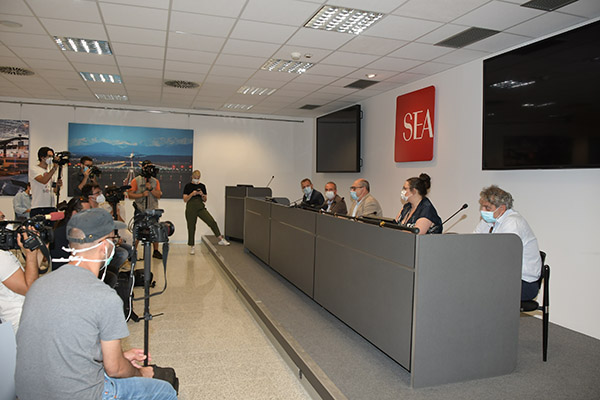 Malpensa da oggi test tampone Coronavirus ( a turisti ) Malpensa da oggi test tampone Coronavirus ( a turisti )