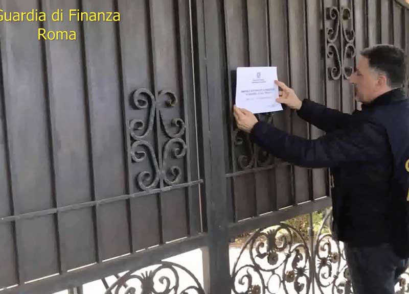 Ville, auto, barche e il Jailbreak Club: confiscati beni alla famiglia Mercuri Ville, auto, barche e il Jailbreak Club: confiscati beni alla famiglia Mercuri