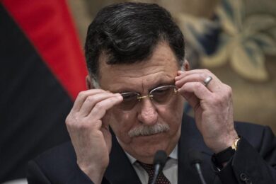 Libia, Serraj esclude Haftar: “Non c’è posto per criminali”