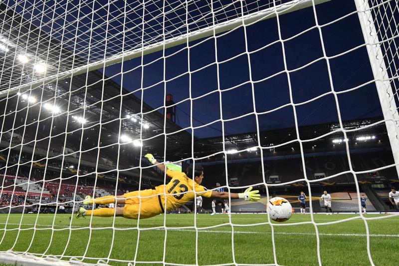 Ascolti tv, Sky-Tv8 vola con la finale Siviglia-Inter: ascolti da record Ascolti tv, Sky-Tv8 vola con la finale Siviglia-Inter: ascolti da record