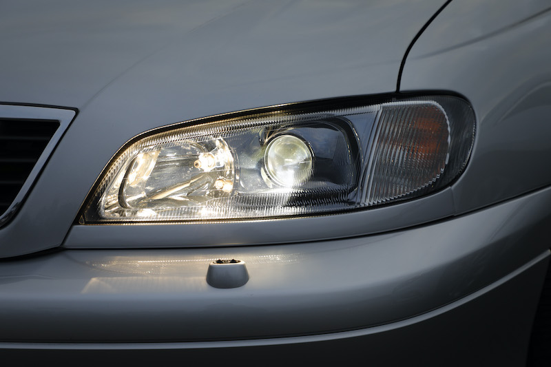 Opel Grandland X ora viaggia con la luce blu Opel Grandland X ora viaggia con la luce blu