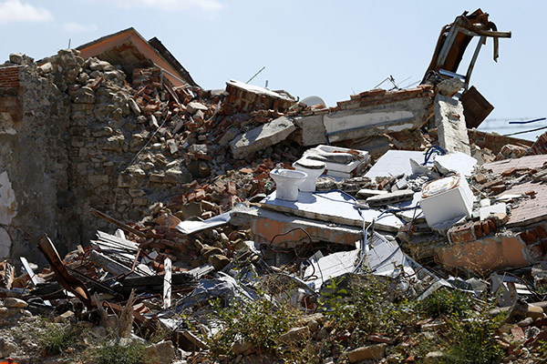 Sisma, grandi ritardi nella ricostruzione: la denuncia dei geologi Sisma, grandi ritardi nella ricostruzione: la denuncia dei geologi