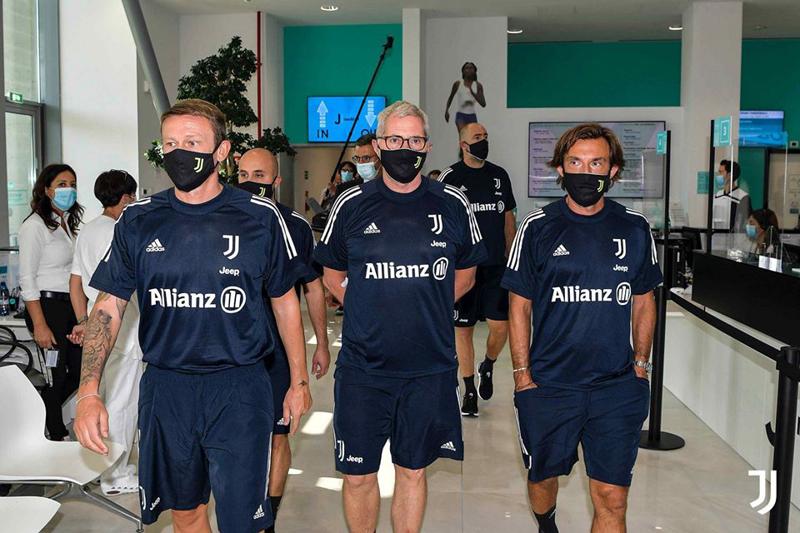 Juve, Pirlo alla Continassa: primo giorno da mister. TUTTE LE FOTO Juve, Pirlo alla Continassa: primo giorno da mister. TUTTE LE FOTO