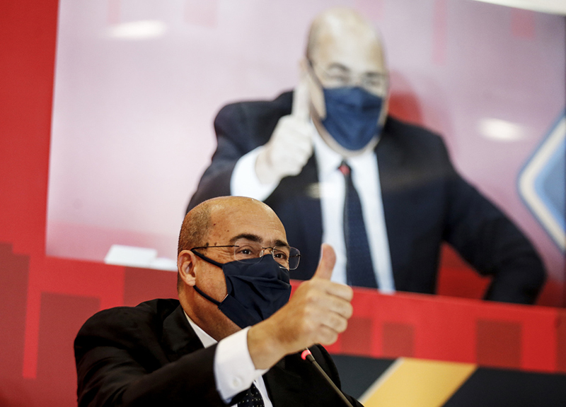 Virus: Stefano Parisi: “6 mesi persi a drogarsi coi soldi Ue. Ora il conto”