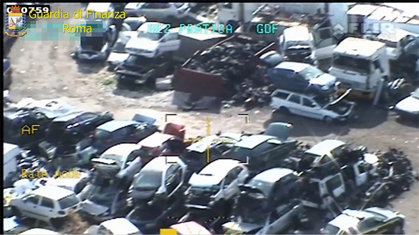 Auto da rottamare? “Le buttiamo a Palestrina, lì c’è una discarica perfetta” Auto da rottamare? “Le buttiamo a Palestrina, lì c’è una discarica perfetta”