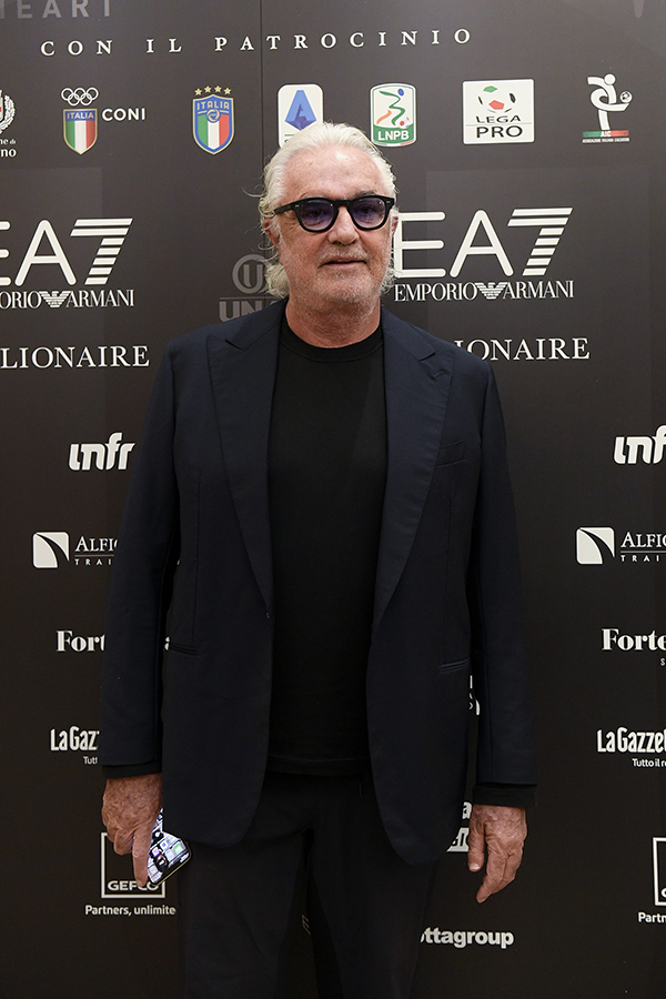 Briatore: “Sto bene, ho una prostatite”. San Raffaele: positivo al Covid Briatore: “Sto bene, ho una prostatite”. San Raffaele: positivo al Covid