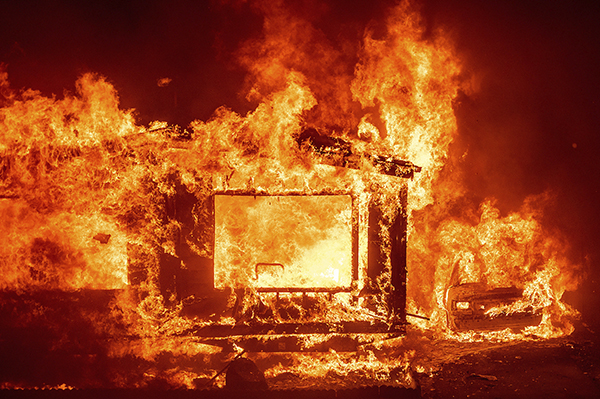 Usa, la California colpita da incendi, dal Coronavirus e mancanza di corrente Usa, la California colpita da incendi, dal Coronavirus e mancanza di corrente