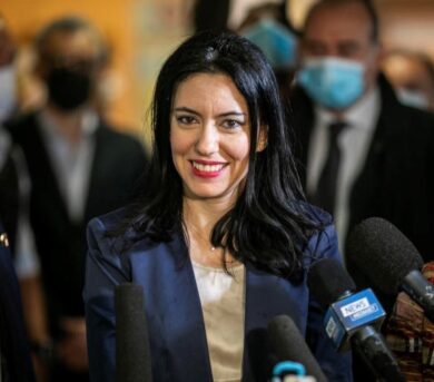 Azzolina: “Riposo pochissimo, lavoriamo molto. Ultimo mio pensiero è dormire”