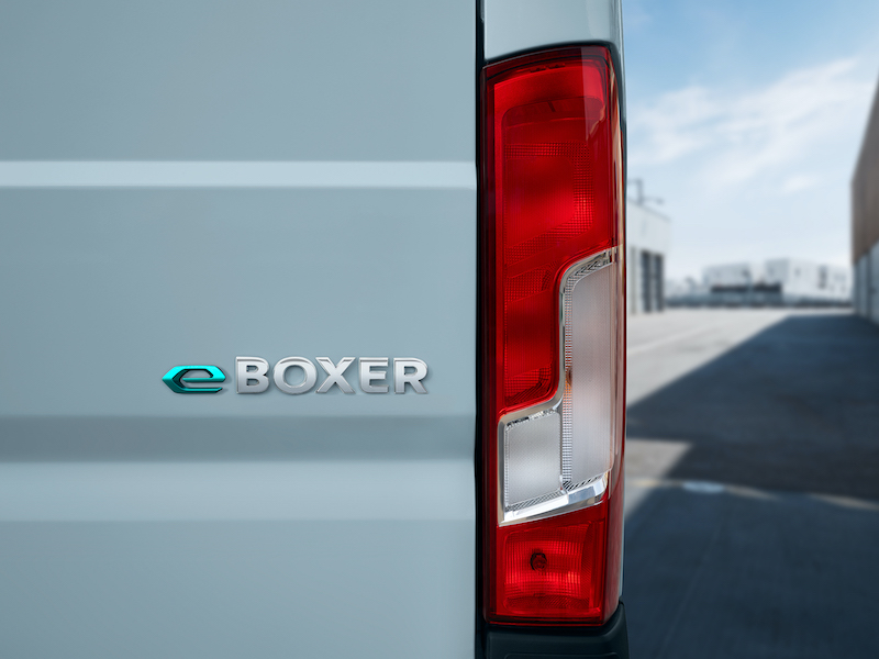 Peugeot presenta il nuovo e-BOXER 100% elettrico Peugeot presenta il nuovo e-BOXER 100% elettrico