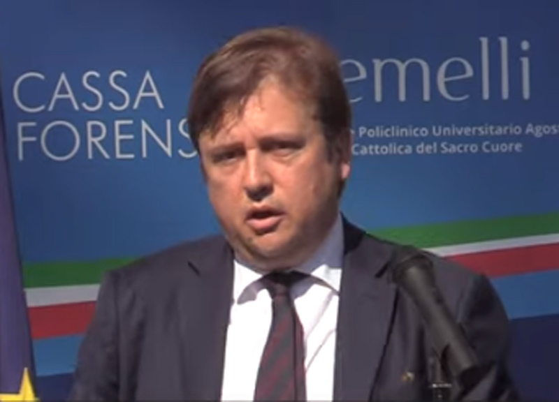 Billionaire, l’annuncio di Sileri: “La procura aprirà un’inchiesta” Billionaire, l’annuncio di Sileri: “La procura aprirà un’inchiesta”