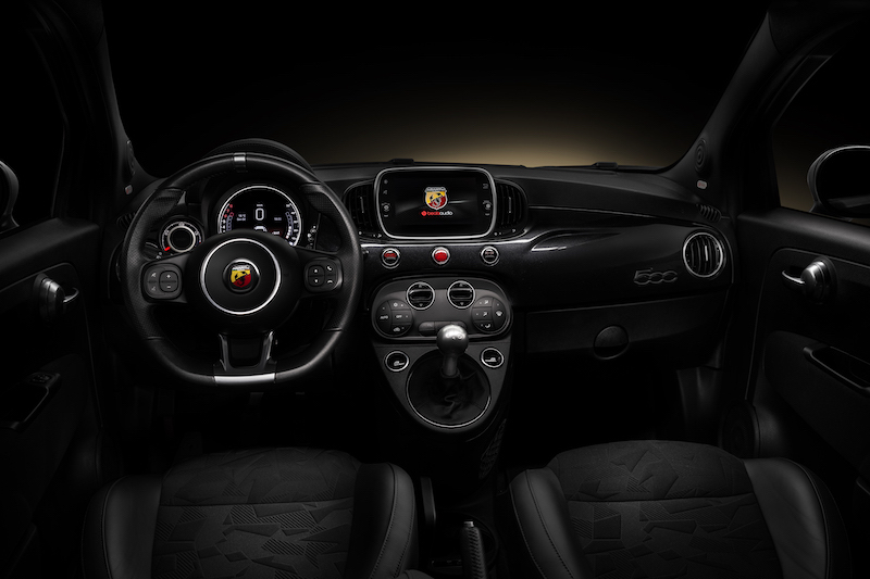 Nuove Abarth 595 Scorpioneoro e Abarth 595 Monster Energy Yamaha