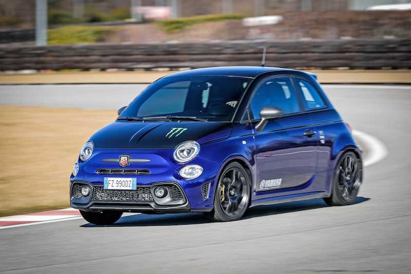 Nuove Abarth 595 Scorpioneoro e Abarth 595 Monster Energy Yamaha