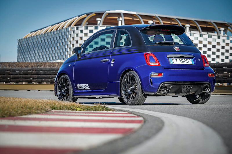 Nuove Abarth 595 Scorpioneoro e Abarth 595 Monster Energy Yamaha