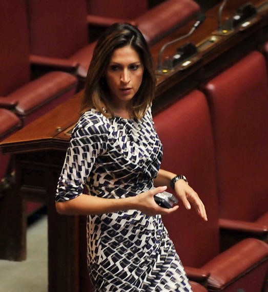 Covid, la deputata di Fi Savino positiva al rientro dalla Sardegna Covid, la deputata di Fi Savino positiva al rientro dalla Sardegna