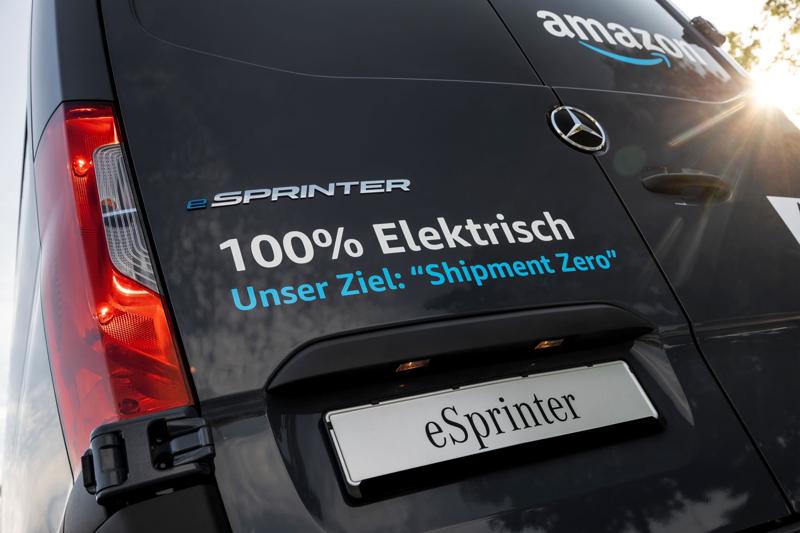 Mercedes-Benz e Amazon impegnati nella mobilità locale a zero emissioni Mercedes-Benz e Amazon impegnati nella mobilità locale a zero emissioni