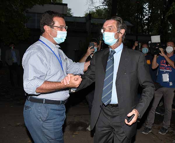 Matteo Salvini a Saronno per la campagna elettorale candidati della Lega Matteo Salvini a Saronno per la campagna elettorale candidati della Lega