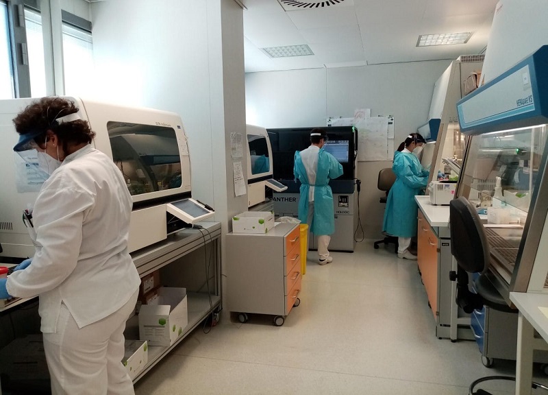 Coronavirus, ospedale Bergamo attivo Panther: fino a mille tamponi al giorno Coronavirus, ospedale Bergamo attivo Panther: fino a mille tamponi al giorno