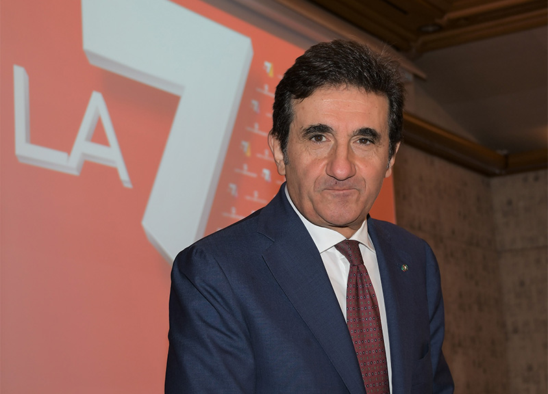 Ascolti tv: a luglio cresce il pubblico del 4%. Vittoria per RaiUno Ascolti tv: a luglio cresce il pubblico del 4%. Vittoria per RaiUno