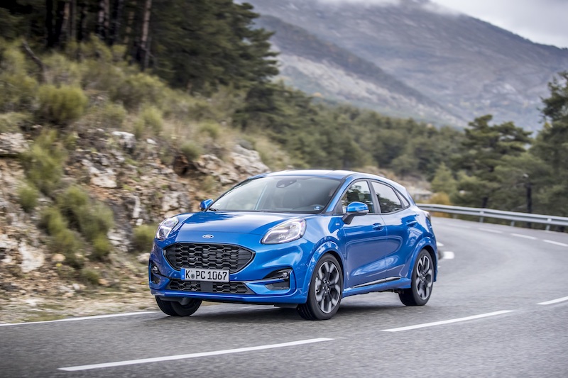 Ford, record di vendite in Italia per la Puma Hybrid e Kuga Plug-In Hybrid
