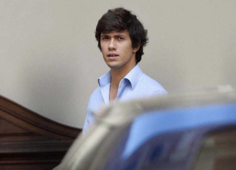 Coronavirus, positivi i figli Barbara e Luigi. Poi il tampone a Berlusconi Coronavirus, positivi i figli Barbara e Luigi. Poi il tampone a Berlusconi