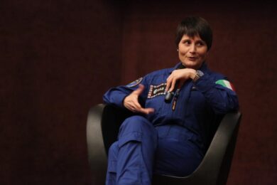 Samantha Cristoforetti: i 10 migliori libri sui viaggi nello spazio