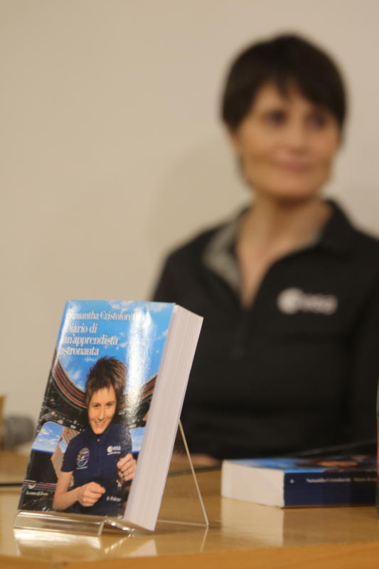 Samantha Cristoforetti: i 10 migliori libri sui viaggi nello spazio Samantha Cristoforetti: i 10 migliori libri sui viaggi nello spazio