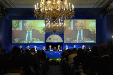 Cernobbio, Mattarella: “Ue? Basta tabù, bisogna rivedere trattati”