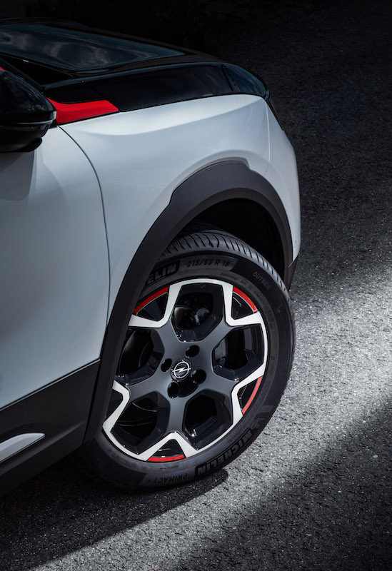 Opel Mokka: arrivano le versioni benzina e diesel Opel Mokka: arrivano le versioni benzina e diesel