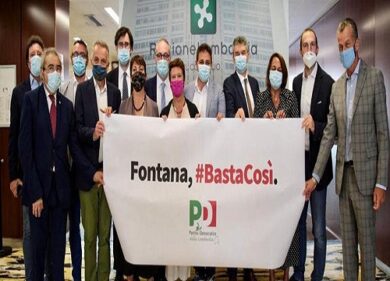 Regione Lombardia, il consiglio respinge la sfiducia a Fontana