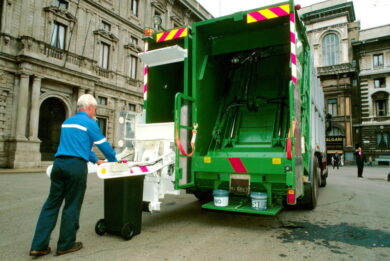 Codice della strada: gli spazzini diventano vigili, potranno fare le multe