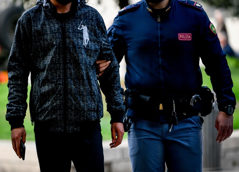 Palermo, favoreggiamento dell’immigrazione clandestina: 18 arresti Palermo, favoreggiamento dell’immigrazione clandestina: 18 arresti