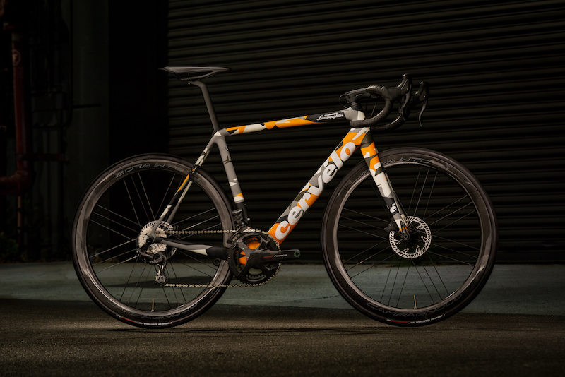 Lamborghini e Cervélo svelano la nuova bicicletta R5 a edizione limitata Lamborghini e Cervélo svelano la nuova bicicletta R5 a edizione limitata