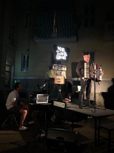 Mototeatro Oscar Milano presso le Case Aler di Viale Molise 47