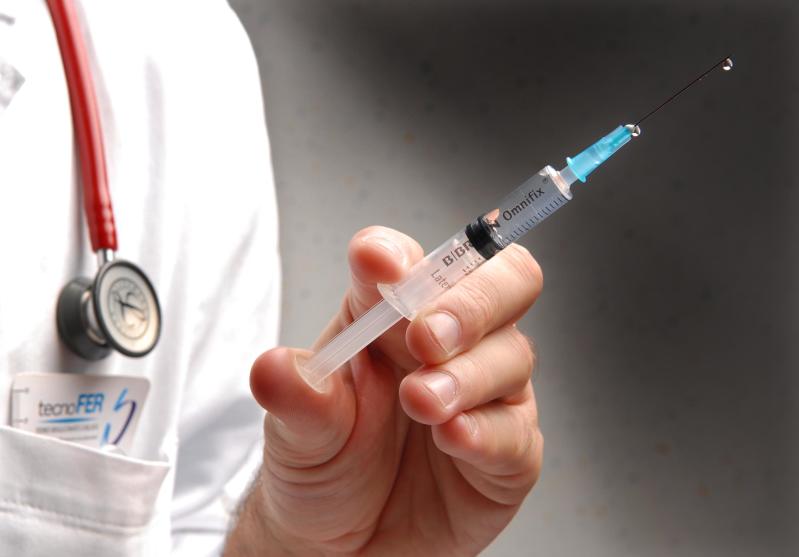 Vaccino influenza e Coronavirus: Zingaretti testimonial zero. Attacco No Vax Vaccino influenza e Coronavirus: Zingaretti testimonial zero. Attacco No Vax