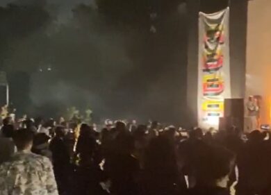 Covid, la Lega attacca: “Centinaia di giovani ammassati in Sempione” . VIDEO