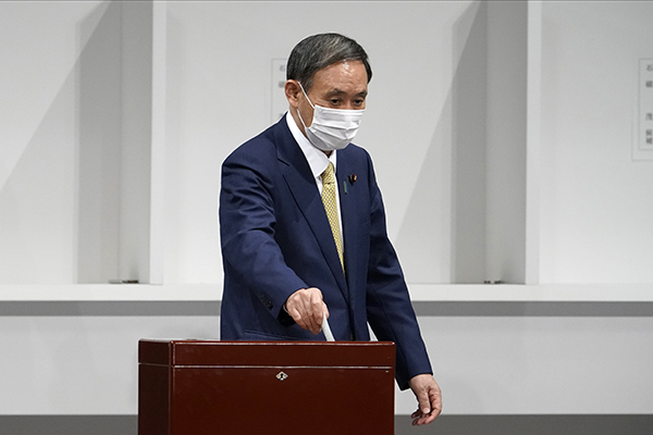 Giappone, è Yoshihide Suga il successore del premier dimissionario Shinzo Abe Giappone, è Yoshihide Suga il successore del premier dimissionario Shinzo Abe