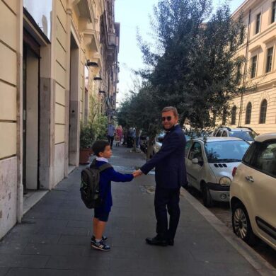 Scuola, i politici accompagnano i figli. Meloni, De Micheli, Speranza. FOTO