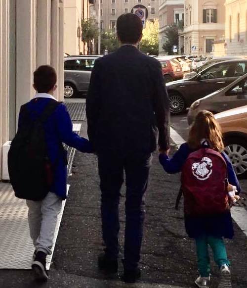 Scuola, i politici accompagnano i figli. Meloni, De Micheli, Speranza. FOTO